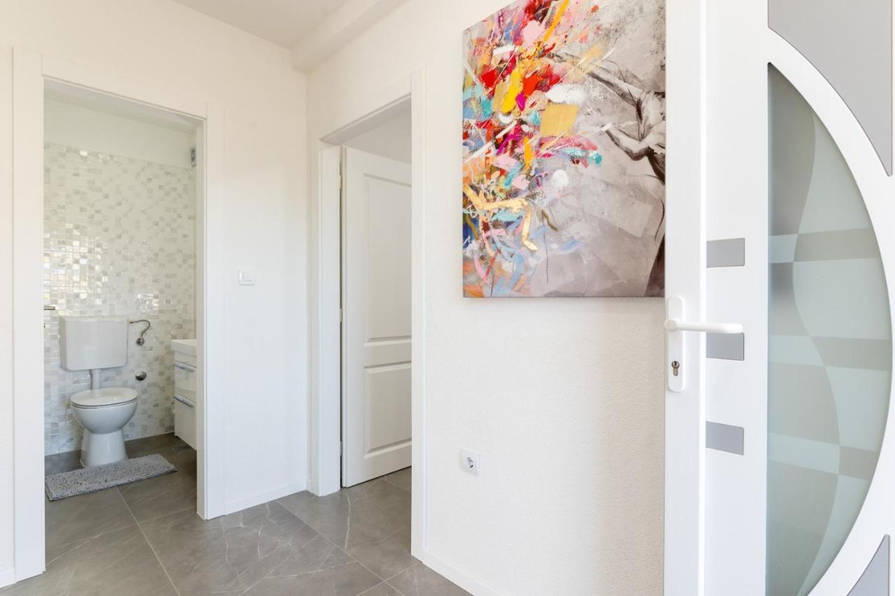 Apartment Vuletin Kaštela Eksteriør bilde