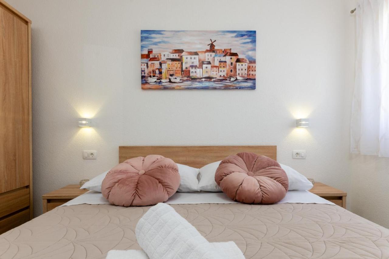 Apartment Vuletin Kaštela Eksteriør bilde