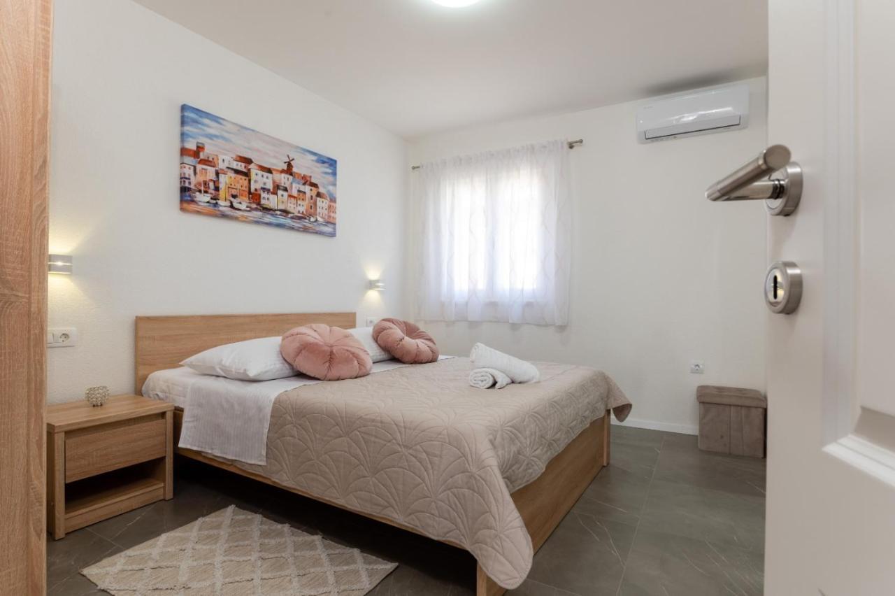 Apartment Vuletin Kaštela Eksteriør bilde