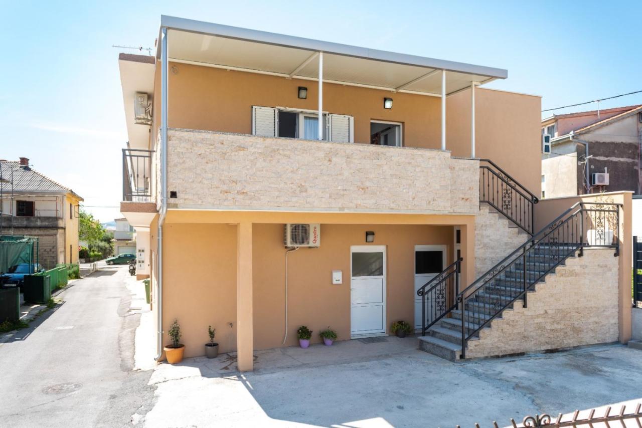 Apartment Vuletin Kaštela Eksteriør bilde