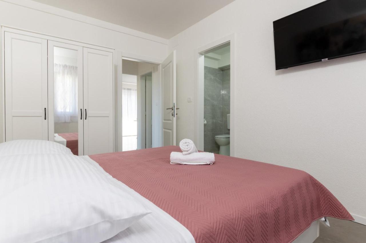Apartment Vuletin Kaštela Eksteriør bilde