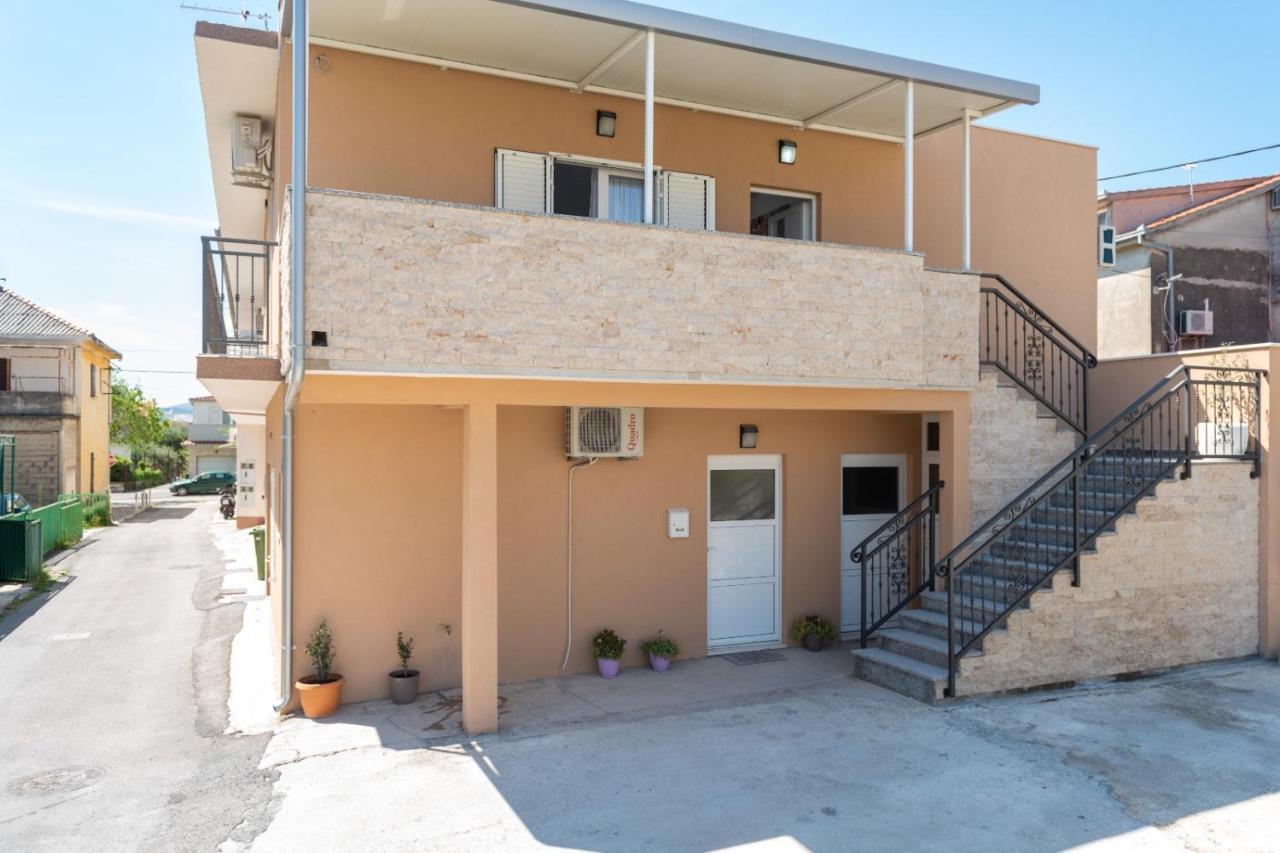 Apartment Vuletin Kaštela Eksteriør bilde