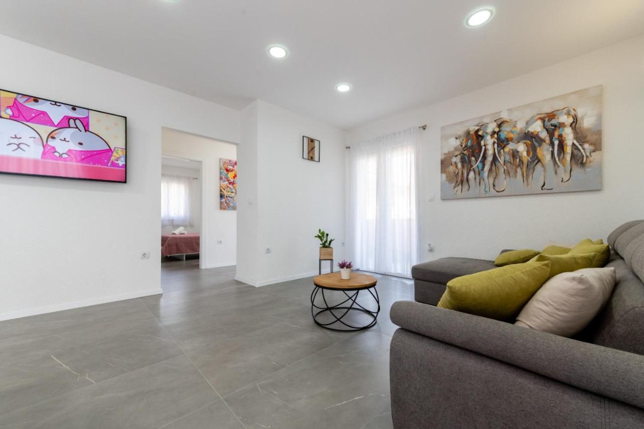 Apartment Vuletin Kaštela Eksteriør bilde