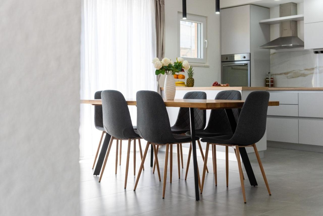 Apartment Vuletin Kaštela Eksteriør bilde