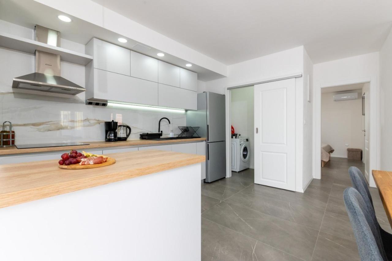 Apartment Vuletin Kaštela Eksteriør bilde