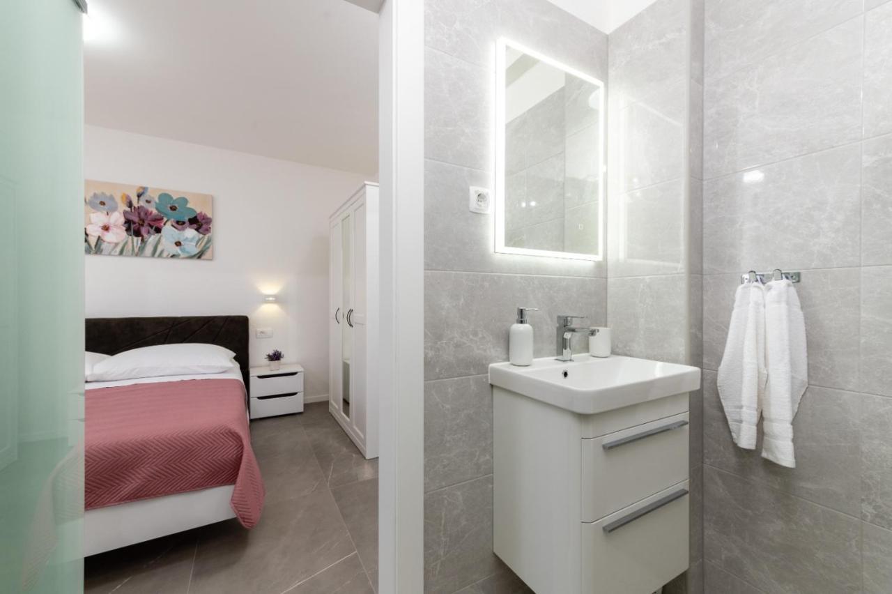 Apartment Vuletin Kaštela Eksteriør bilde