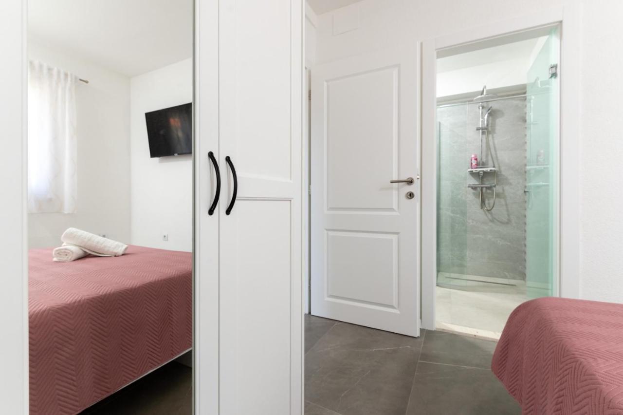 Apartment Vuletin Kaštela Eksteriør bilde