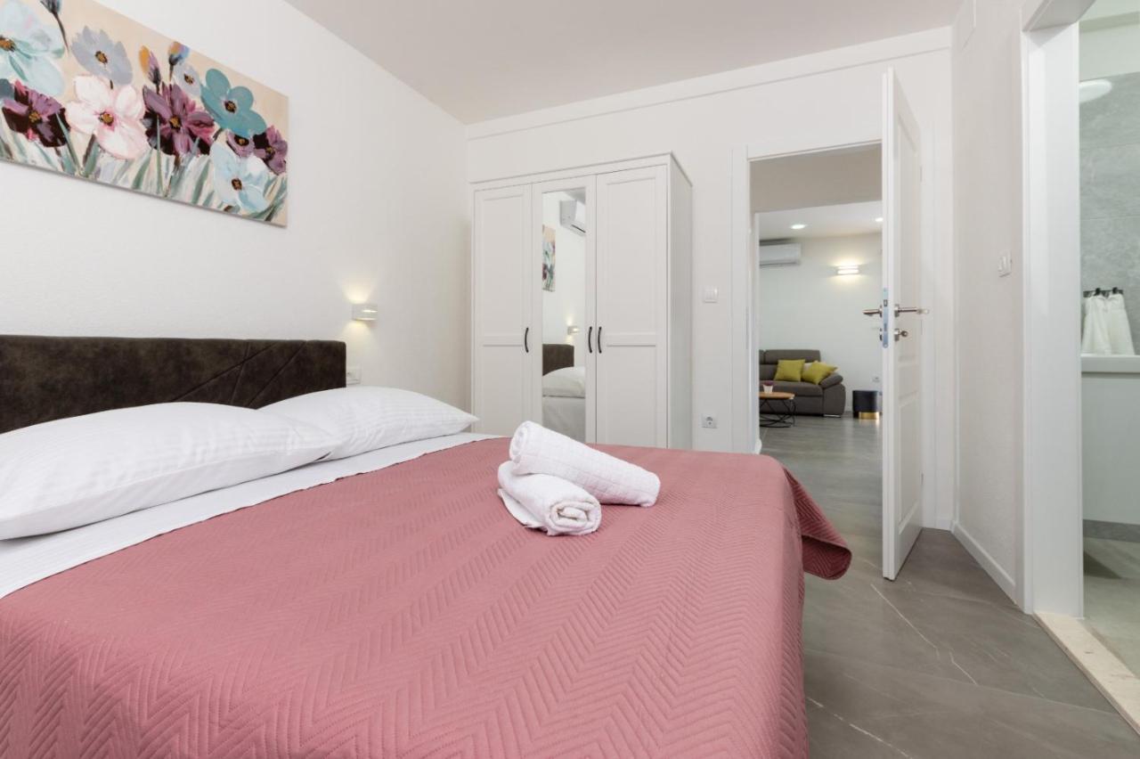 Apartment Vuletin Kaštela Eksteriør bilde