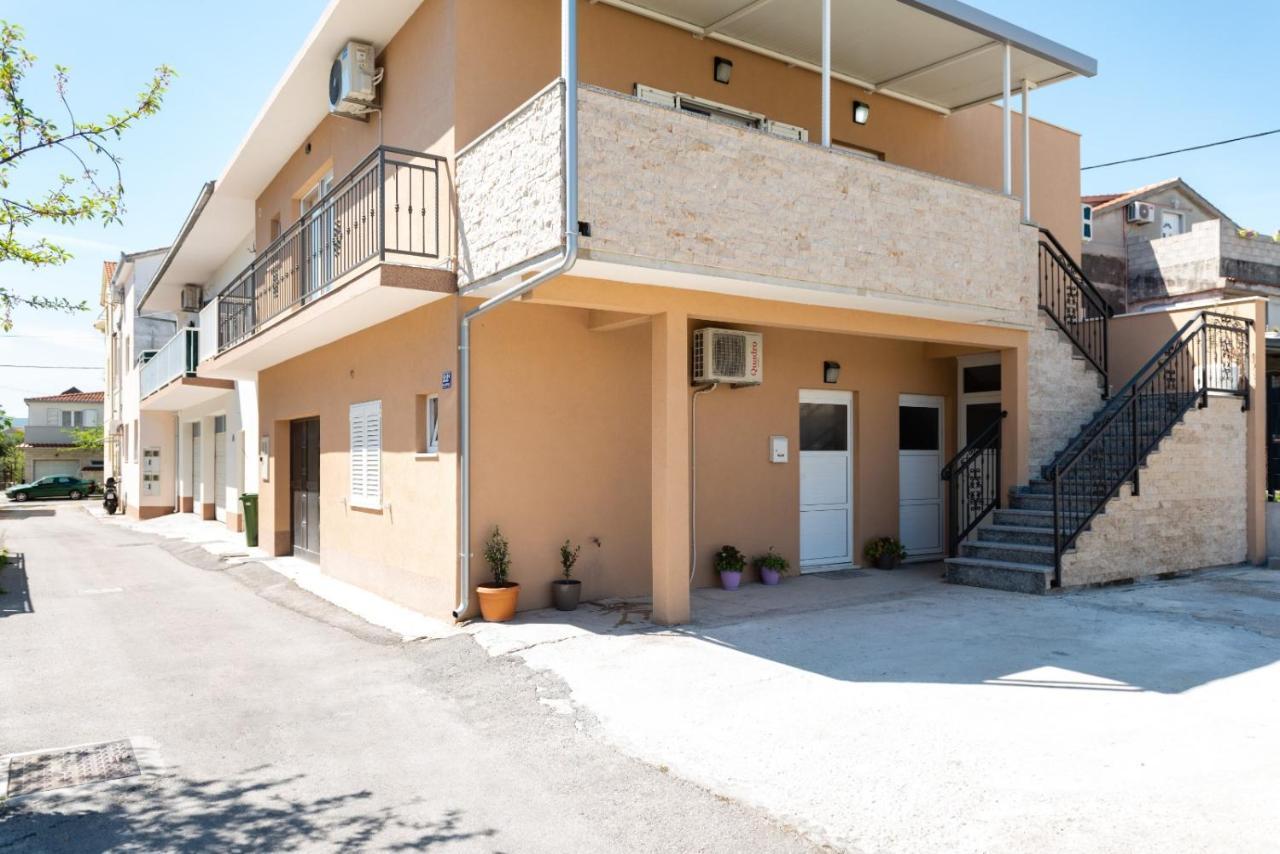 Apartment Vuletin Kaštela Eksteriør bilde