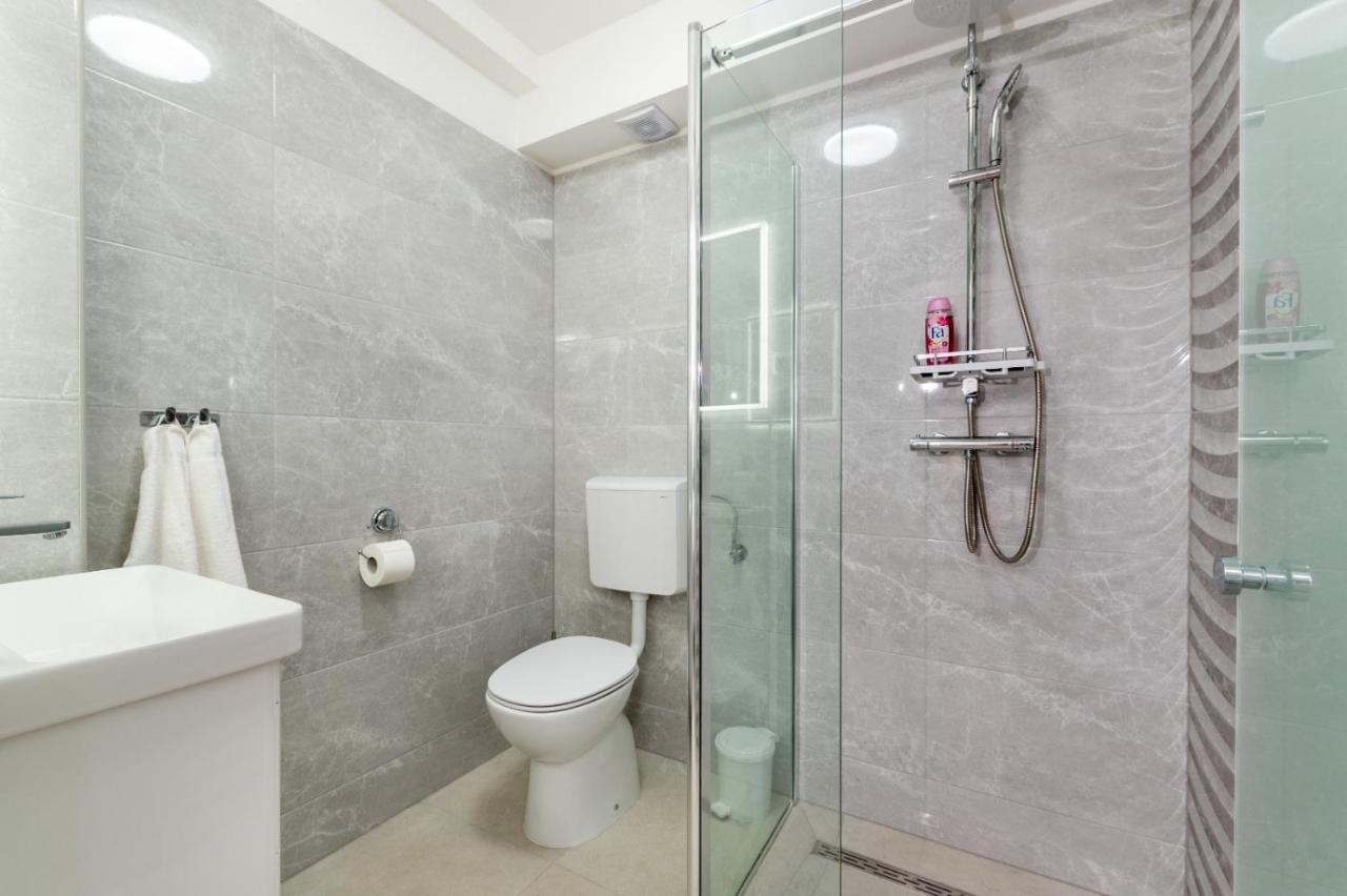 Apartment Vuletin Kaštela Eksteriør bilde