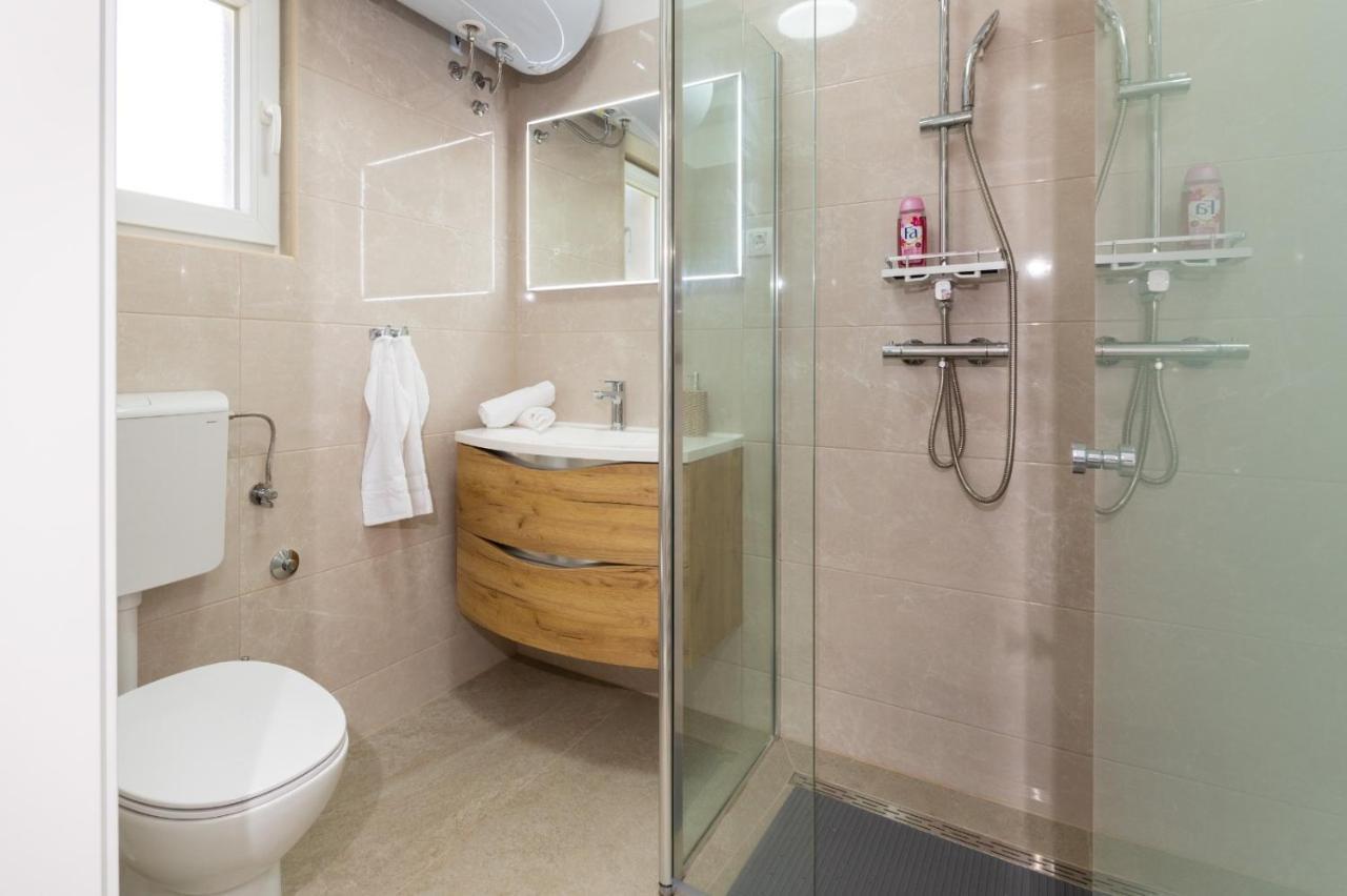 Apartment Vuletin Kaštela Eksteriør bilde